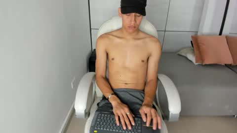 Snapshot of jean_bllack chatting on October 17, 2025, 11:46 am Jean Bllack online show from October 17, 2025, 11:46 am