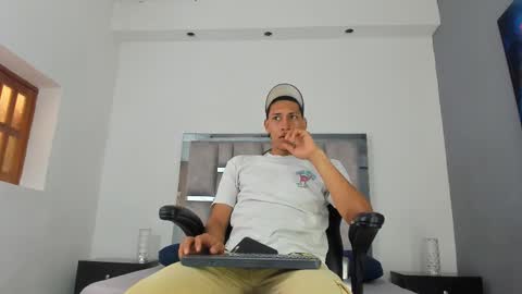 Snapshot of jean_bllack chatting on November 6, 2025, 7:37 pm Jean Bllack online show from November 6, 2025, 7:37 pm