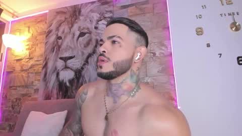 Snapshot of jean_lopez chatting on November 20, 2025, 5:07 am Jean axelcrow Modelo Independiente online show from November 20, 2025, 5:07 am