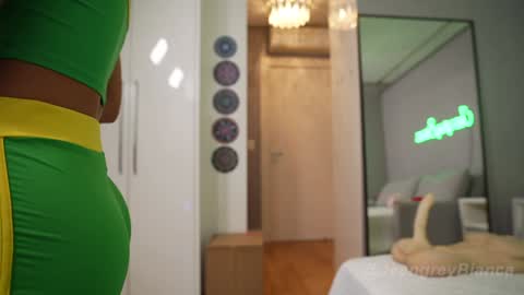 Bianca online show from December 6, 2024, 7:34 pm