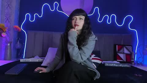 Jean online show from February 19, 2026, 7:54 pm