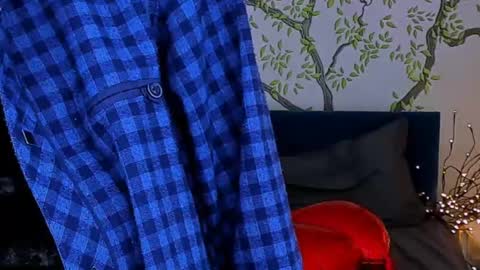 jeanniefox_ online show from February 15, 2025, 2:44 pm