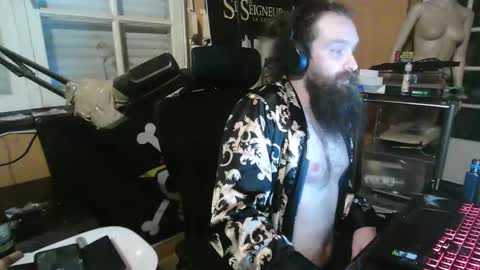 CharmingCharmander online show from February 14, 2026, 4:42 am