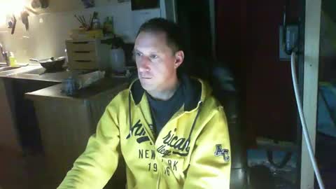 Snapshot of jef74700 chatting on December 7, 2024, 3:47 am Jrme online show from December 7, 2024, 3:47 am