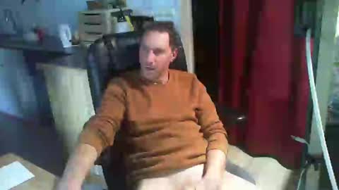 Snapshot of jef74700 chatting on December 11, 2024, 2:44 pm Jrme online show from December 11, 2024, 2:44 pm