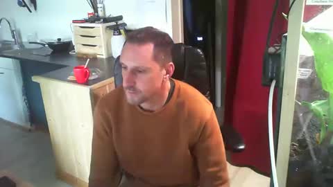 Snapshot of jef74700 chatting on December 30, 2024, 9:27 am Jrme online show from December 30, 2024, 9:27 am