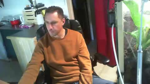 Snapshot of jef74700 chatting on January 1, 2025, 9:49 am Jrme online show from January 1, 2025, 9:49 am