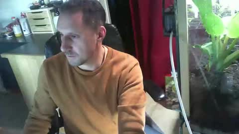 Snapshot of jef74700 chatting on January 3, 2025, 1:14 pm Jrme online show from January 3, 2025, 1:14 pm