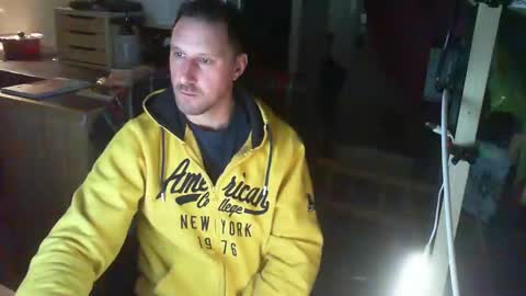 Snapshot of jef74700 chatting on January 6, 2025, 4:47 am Jrme online show from January 6, 2025, 4:47 am