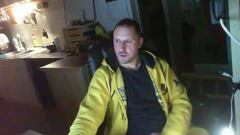 Snapshot of jef74700 chatting on February 5, 2025, 4:06 am Jrme online show from February 5, 2025, 4:06 am