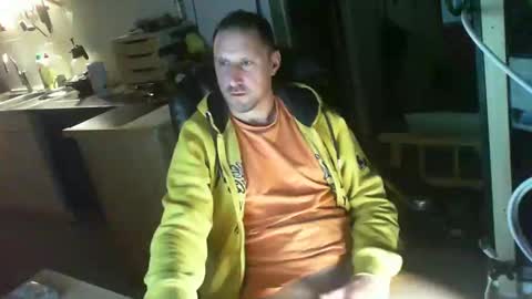 Snapshot of jef74700 chatting on February 6, 2025, 5:03 am Jrme online show from February 6, 2025, 5:03 am