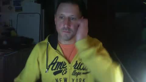 Snapshot of jef74700 chatting on February 14, 2025, 4:37 am Jrme online show from February 14, 2025, 4:37 am