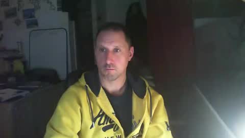 Snapshot of jef74700 chatting on February 15, 2025, 3:31 am Jrme online show from February 15, 2025, 3:31 am