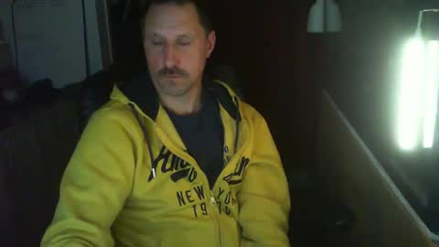 Snapshot of jef74700 chatting on March 5, 2025, 5:18 am Jrme online show from March 5, 2025, 5:18 am