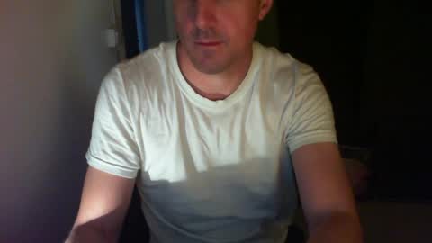 Snapshot of jef74700 chatting on May 9, 2026, 4:39 am Jrme online show from May 9, 2026, 4:39 am