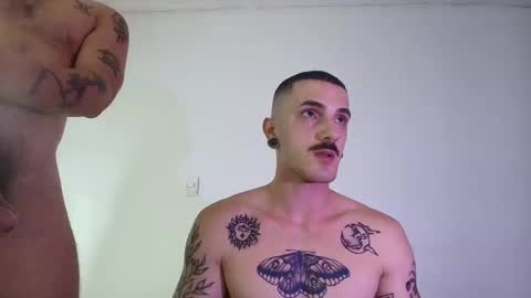 Snapshot of jeff_cube chatting on February 5, 2025, 9:29 pm Jeff and Mugi Independent model online show from February 5, 2025, 9:29 pm