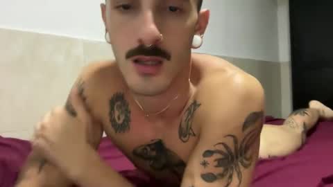 Snapshot of jeff_cube chatting on September 30, 2025, 9:42 pm Jeff and Mugi Independent model online show from September 30, 2025, 9:42 pm