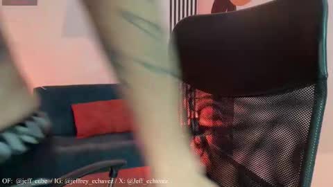 Snapshot of jeff_cube chatting on October 15, 2025, 12:44 am Jeff and Mugi Independent model online show from October 15, 2025, 12:44 am