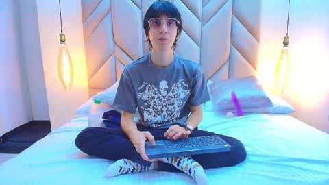 JeffBellfort online show from December 21, 2025, 7:43 pm