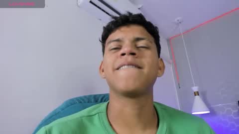 Snapshot of jeffry_wolvess chatting on February 28, 2026, 12:22 am Jeffry online show from February 28, 2026, 12:22 am