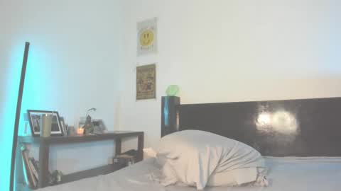 Snapshot of jeinsssgreys chatting on November 1, 2025, 12:45 am Greys online show from November 1, 2025, 12:45 am