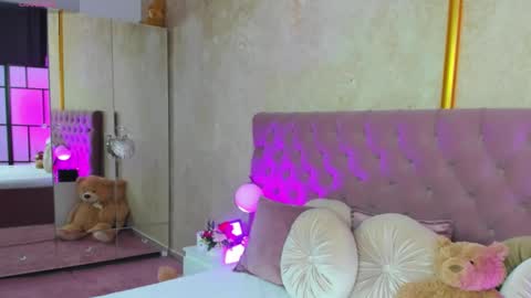 Jelisse online show from February 6, 2025, 7:07 pm