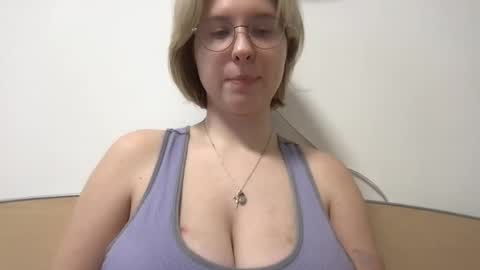 Snapshot of jelly_gum chatting on February 4, 2026, 10:10 am Inna online show from February 4, 2026, 10:10 am