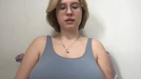 Snapshot of jelly_gum chatting on March 2, 2026, 6:36 am Inna online show from March 2, 2026, 6:36 am