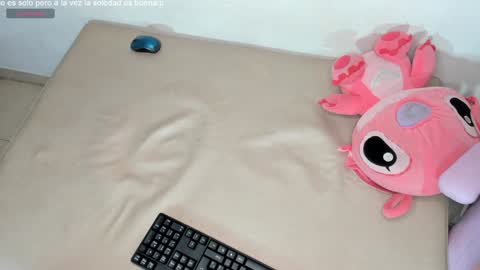 Jenelotizz online show from December 15, 2024, 6:04 pm