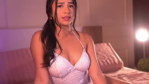 Isabella online show from February 6, 2025, 11:15 pm