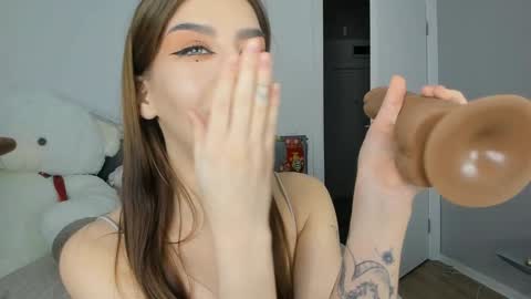 Snapshot of jenie_fire chatting on December 9, 2024, 7:29 pm Dolly online show from December 9, 2024, 7:29 pm
