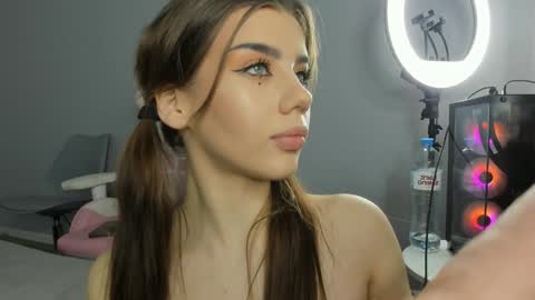 Snapshot of jenie_fire chatting on January 24, 2025, 7:28 pm Dolly online show from January 24, 2025, 7:28 pm