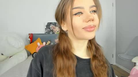 Snapshot of jenie_fire chatting on January 31, 2025, 1:23 pm Dolly online show from January 31, 2025, 1:23 pm
