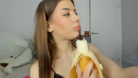 Snapshot of jenie_fire chatting on February 27, 2025, 4:21 pm Dolly online show from February 27, 2025, 4:21 pm