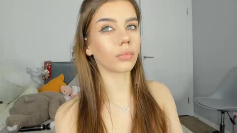 Snapshot of jenie_fire chatting on March 5, 2025, 7:27 pm Dolly online show from March 5, 2025, 7:27 pm