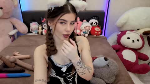 Dolly online show from November 23, 2025, 1:22 pm