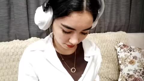 Jenifer online show from September 15, 2025, 7:19 am