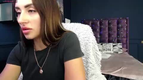 Snapshot of jeniferstone chatting on August 1, 2026, 8:24 am Kira online show from August 1, 2026, 8:24 am