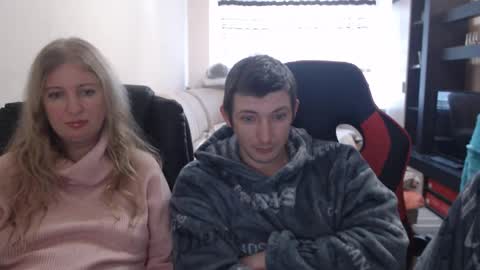 JenisAndPeter online show from February 10, 2025, 10:20 am