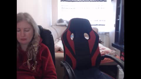 JenisAndPeter online show from February 12, 2025, 10:14 am