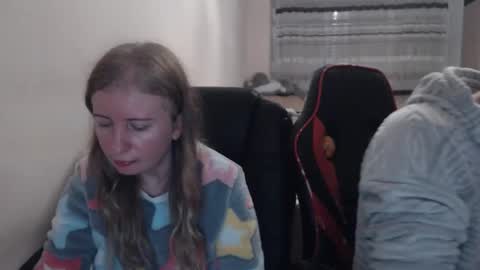 JenisAndPeter online show from November 21, 2025, 8:18 pm