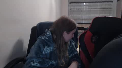 JenisAndPeter online show from December 5, 2025, 5:09 pm