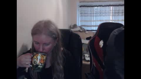 JenisAndPeter online show from April 4, 2026, 5:54 pm