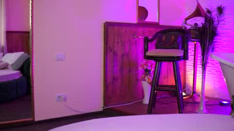 jenna_day online show from December 30, 2024, 7:04 am