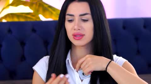 jenna_day online show from November 3, 2025, 10:16 am