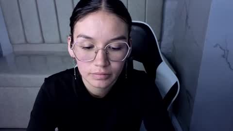 Online 800 to 1400 online show from October 16, 2025, 3:13 pm