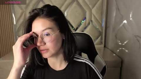 Online 800 to 1400 online show from October 22, 2025, 3:07 am