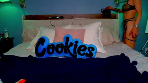 Jenna J. Morrison online show from April 22, 2026, 12:13 am