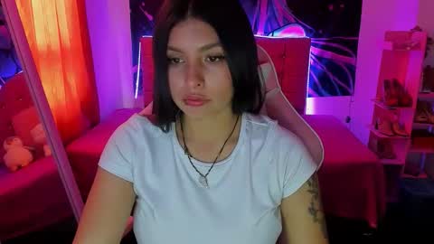 jennal_010 online show from January 13, 2026, 7:30 pm