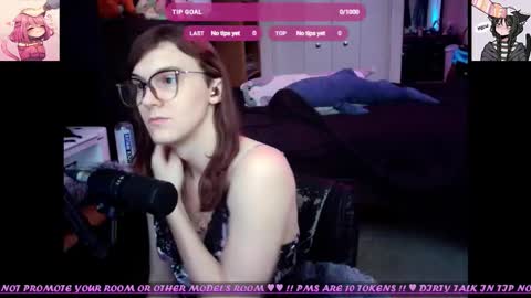Snapshot of jennalunacat chatting on March 10, 2026, 8:47 pm Jenna Luna online show from March 10, 2026, 8:47 pm